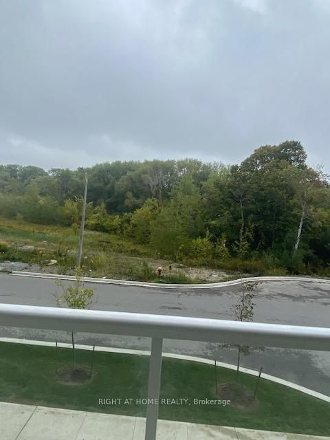 Photo 21 at 207 - 6 DAVID EYER Road, Rural Richmond Hill, Richmond Hill