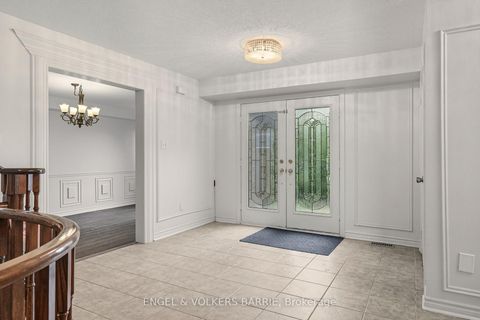 Photo 3 at 19 Northview Crescent, Northwest, Barrie