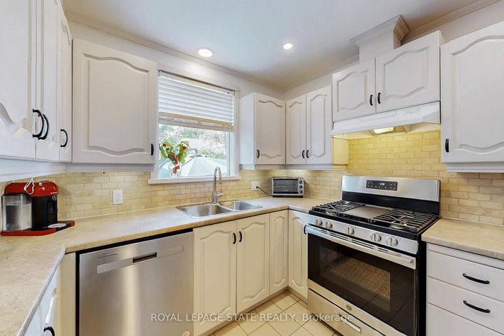 Photo 11 at 40 Galbraith Drive, Stoney Creek, Hamilton