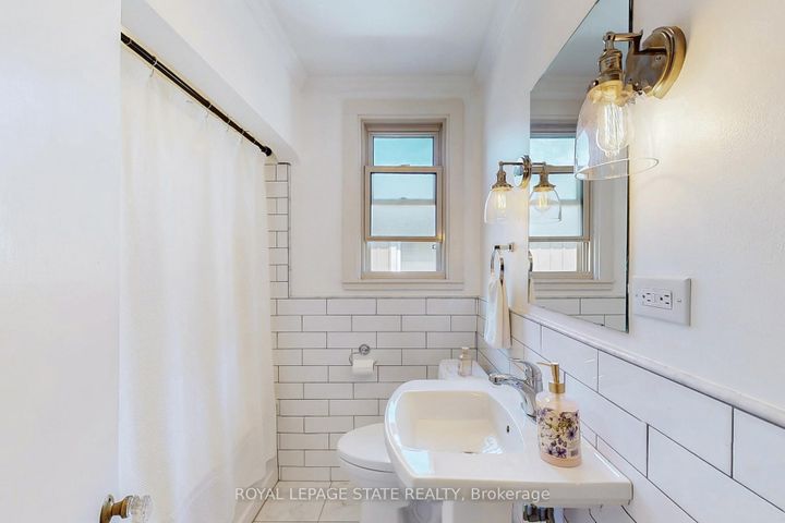 Photo 23 at 40 Galbraith Drive, Stoney Creek, Hamilton