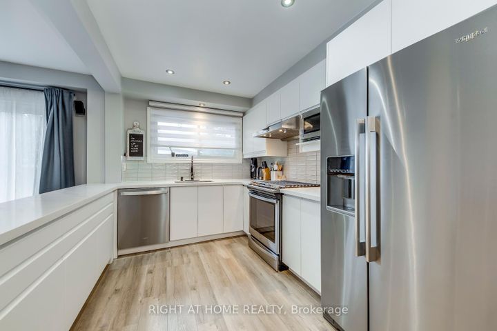 Photo 13 at 132 Ashton Crescent, Central Park, Brampton