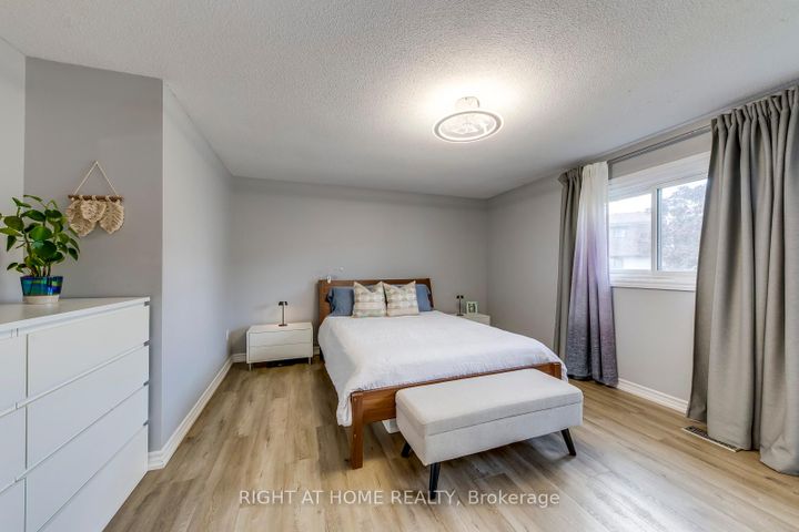 Photo 25 at 132 Ashton Crescent, Central Park, Brampton