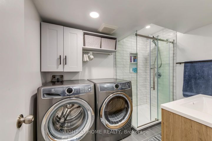 Photo 42 at 132 Ashton Crescent, Central Park, Brampton