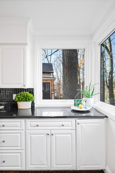 Photo 11 at 70 Pine Crescent N, The Beaches, Toronto