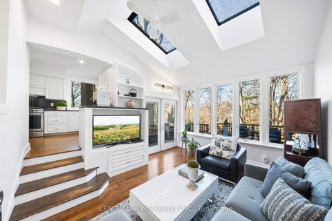 Photo 17 at 70 Pine Crescent N, The Beaches, Toronto