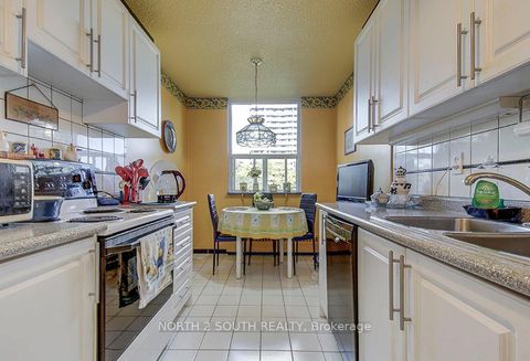 Photo 13 at 511 - 175 Hilda Avenue, Newtonbrook West, Toronto