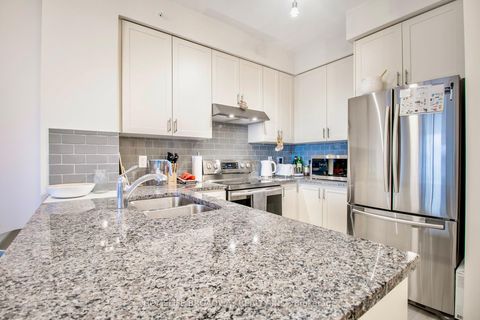 Photo 3 at 815 - 9255 Jane Street, Maple, Vaughan