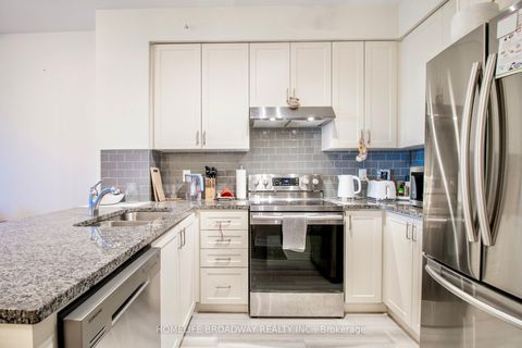 Photo 4 at 815 - 9255 Jane Street, Maple, Vaughan