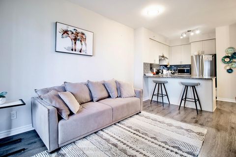 Photo 7 at 815 - 9255 Jane Street, Maple, Vaughan