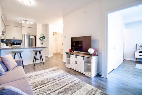 Photo 8 at 815 - 9255 Jane Street, Maple, Vaughan