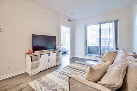 Photo 9 at 815 - 9255 Jane Street, Maple, Vaughan