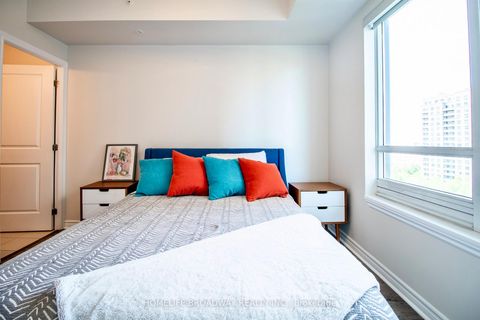 Photo 15 at 815 - 9255 Jane Street, Maple, Vaughan