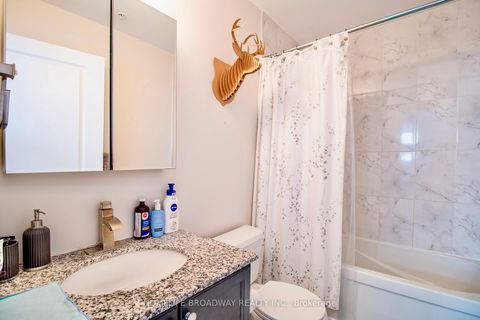 Photo 17 at 815 - 9255 Jane Street, Maple, Vaughan