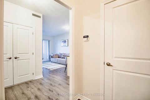 Photo 20 at 815 - 9255 Jane Street, Maple, Vaughan