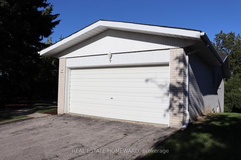 Photo 4 at 17 Collingdale Road, Jamestown, Toronto