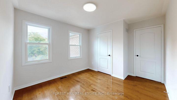 Photo 16 at 4 Lionheart Lane, Berczy, Markham