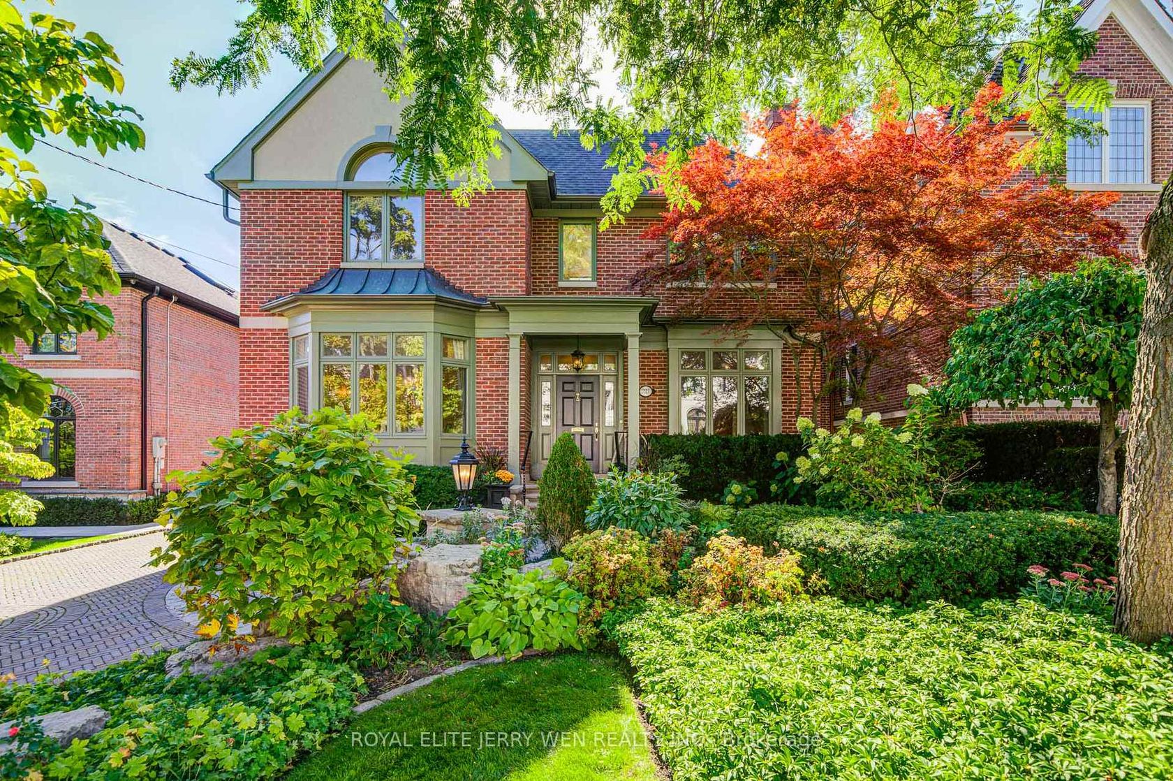 221 St Leonard's Avenue, York Mills, Toronto 