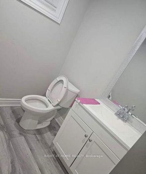 Photo 4 at 14 Kirby Road, CFB, Toronto Photo 4 at 14 Kirby Road, CFB, Toronto