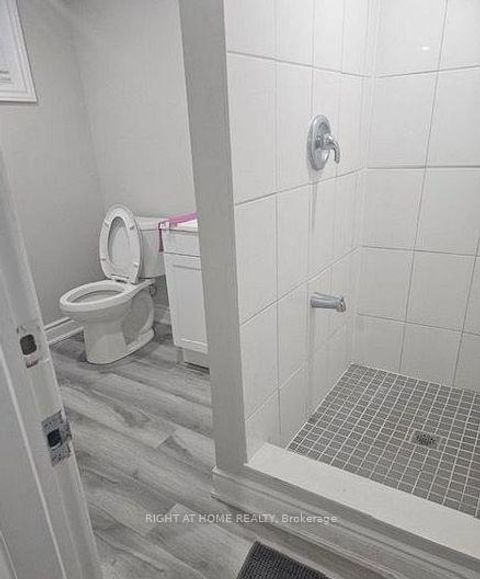 Photo 6 at 14 Kirby Road, CFB, Toronto Photo 6 at 14 Kirby Road, CFB, Toronto