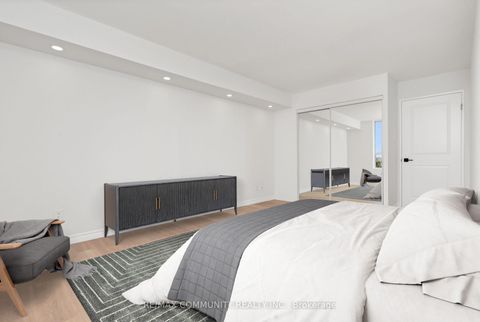 Photo 4 at 501 - 330 Mccowan Road, Eglinton East, Toronto
