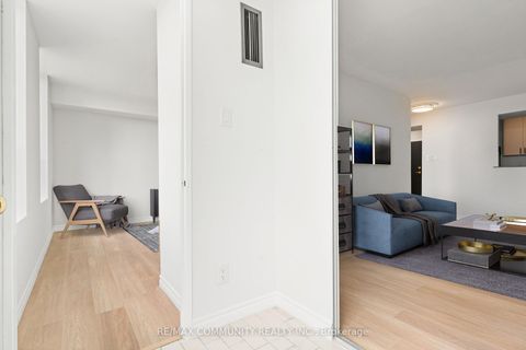 Photo 5 at 501 - 330 Mccowan Road, Eglinton East, Toronto