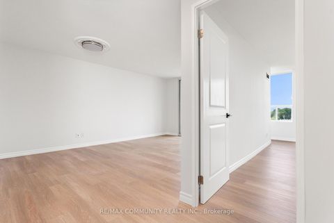Photo 9 at 501 - 330 Mccowan Road, Eglinton East, Toronto