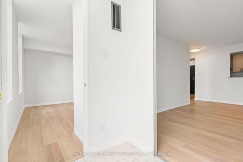 Photo 14 at 501 - 330 Mccowan Road, Eglinton East, Toronto