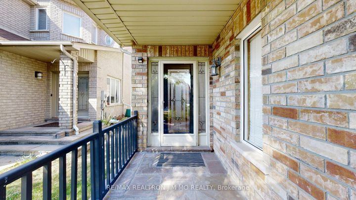 Photo 2 at 543 Greig Circle, College Manor, Newmarket