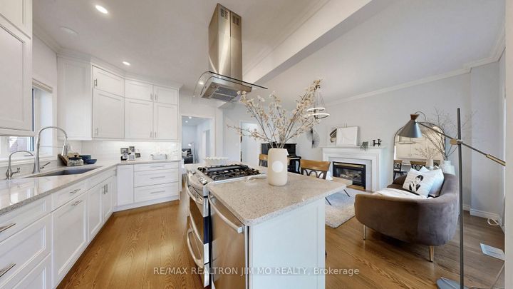 Photo 14 at 543 Greig Circle, College Manor, Newmarket