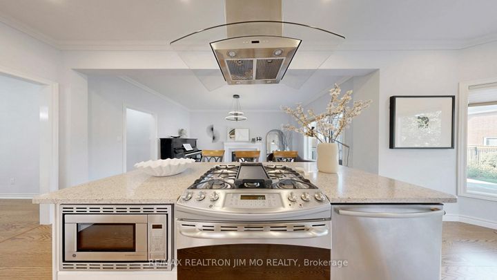 Photo 18 at 543 Greig Circle, College Manor, Newmarket
