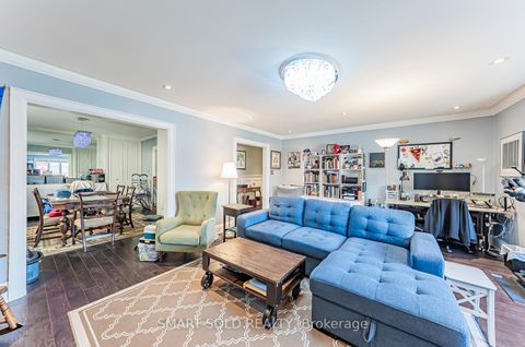 Photo 18 at 889 Avenue Road, Eglinton, Toronto