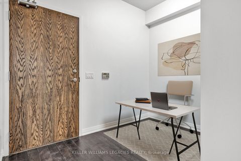 Photo 11 at 106 - 99 Eagle Rock Way, Rural Vaughan, Vaughan