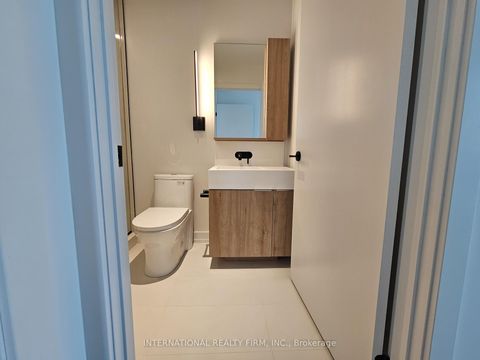 Photo 8 at 2912 - 127 Broadway Avenue, Mount Pleasant West, Toronto