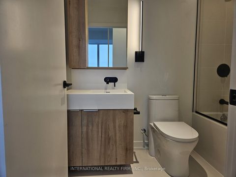 Photo 10 at 2912 - 127 Broadway Avenue, Mount Pleasant West, Toronto
