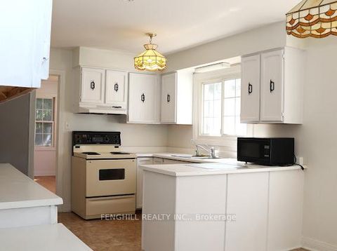 Photo 4 at 8 Blue Grass Drive, Aurora Estates, Aurora Photo 4 at 8 Blue Grass Drive, Aurora Estates, Aurora