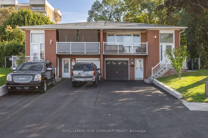 Photo 3 at 18 Loomis Court, York University Heights, Toronto