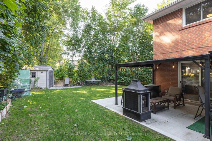Photo 7 at 18 Loomis Court, York University Heights, Toronto