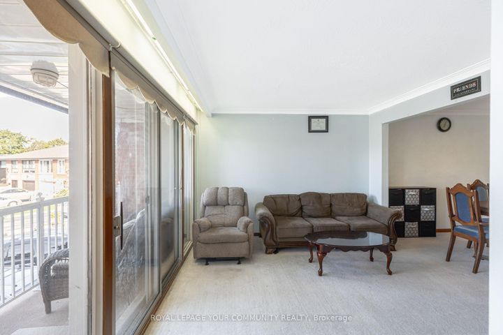 Photo 17 at 18 Loomis Court, York University Heights, Toronto