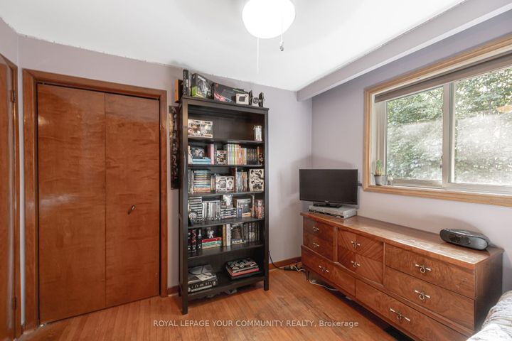 Photo 25 at 18 Loomis Court, York University Heights, Toronto