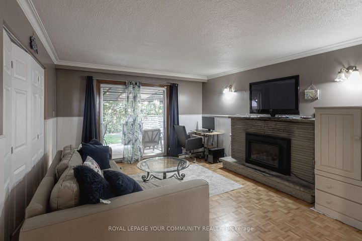 Photo 35 at 18 Loomis Court, York University Heights, Toronto