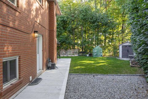 Photo 4 at 18 Loomis Court, York University Heights, Toronto