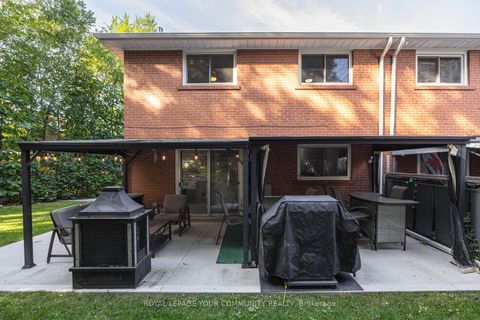 Photo 6 at 18 Loomis Court, York University Heights, Toronto