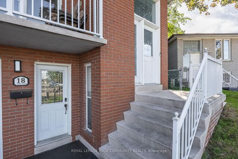 Photo 10 at 18 Loomis Court, York University Heights, Toronto