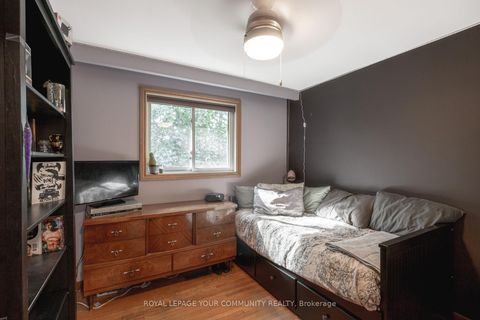 Photo 24 at 18 Loomis Court, York University Heights, Toronto