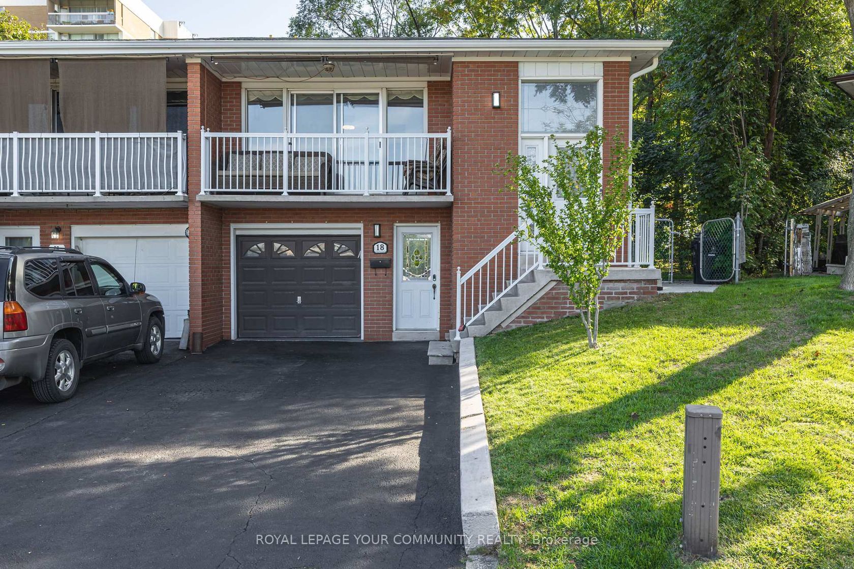18 Loomis Court, York University Heights, Toronto 2
