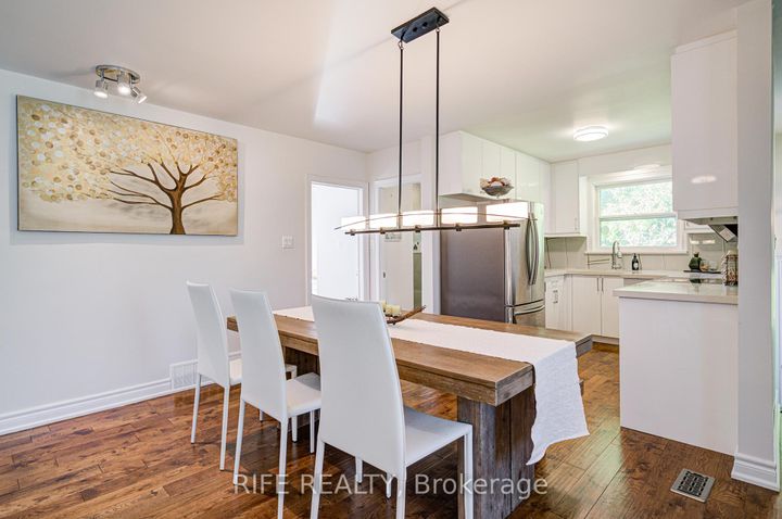 Photo 3 at 306 Wenlock Street, Harding, Richmond Hill