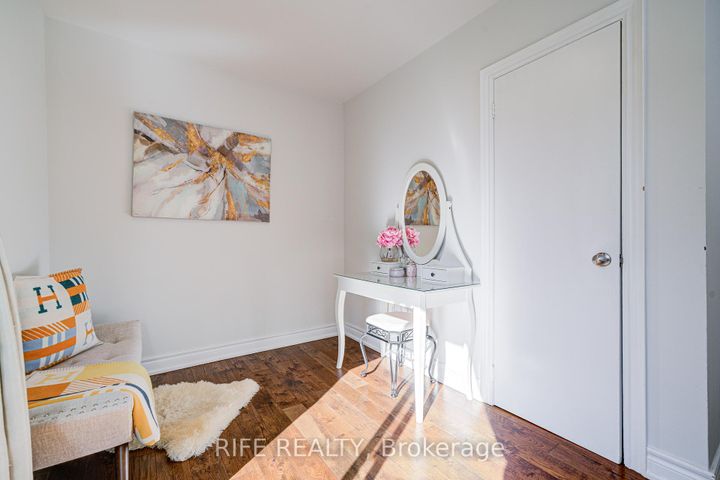 Photo 8 at 306 Wenlock Street, Harding, Richmond Hill