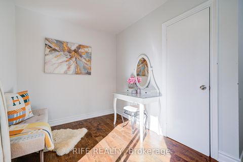 Photo 8 at 306 Wenlock Street, Harding, Richmond Hill