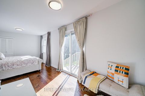 Photo 12 at 306 Wenlock Street, Harding, Richmond Hill