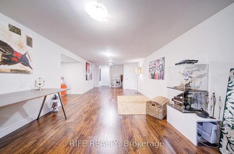 Photo 14 at 306 Wenlock Street, Harding, Richmond Hill